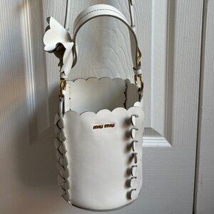 Scalloped leather bucket bag